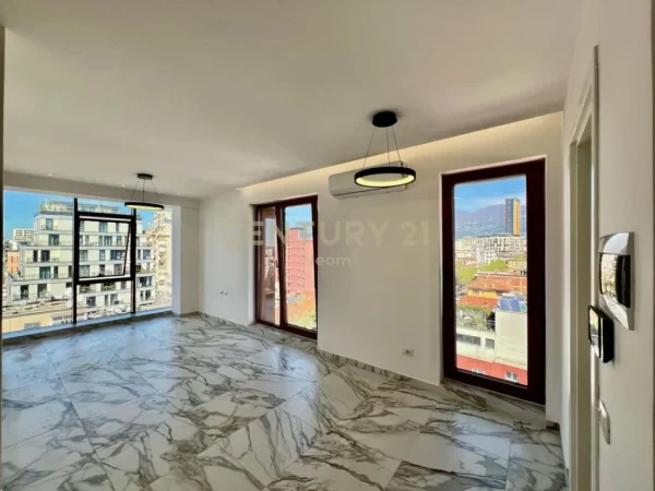 Tirane, jepet me qera ambjent biznesi Kati 7, 70 m² 1.000 € (Rruga e Kavajes)