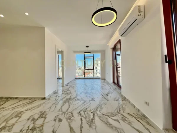 Tirane, jepet me qera ambjent biznesi Kati 7, 70 m² 1.000 € (Rruga e Kavajes)