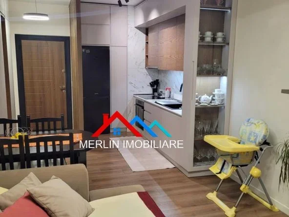 Tirane, jepet me qera apartament 2+1+Ballkon Kati 3, 90 m² 620 € (RRUGA BENJAMIN KRUTA,FUSHA E AVIACIONIT)