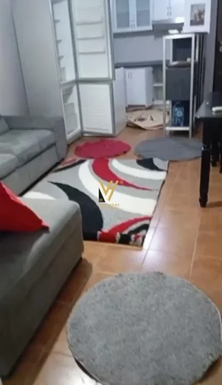 Tirane, jepet me qera apartament 1+1+Ballkon Kati 5, 65 m² 400 € (YZBERISHT)