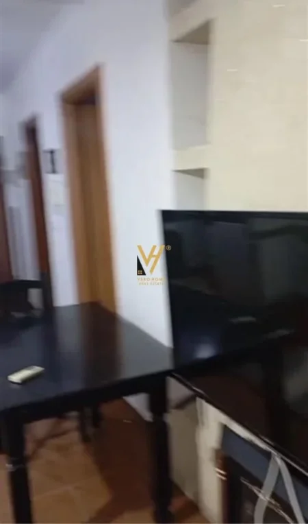 Tirane, jepet me qera apartament 1+1+Ballkon Kati 5, 65 m² 400 € (YZBERISHT)