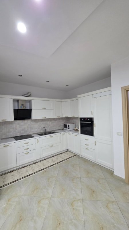 Lushnje, shitet apartament 2+1+Ballkon Kati 5, 123 m² 145.000 € 