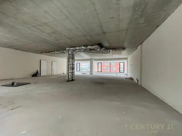 Tirane, jepet me qera ambjent biznesi Kati 1, 566 m² 8.900 € (Kompleksi Delijorgji)