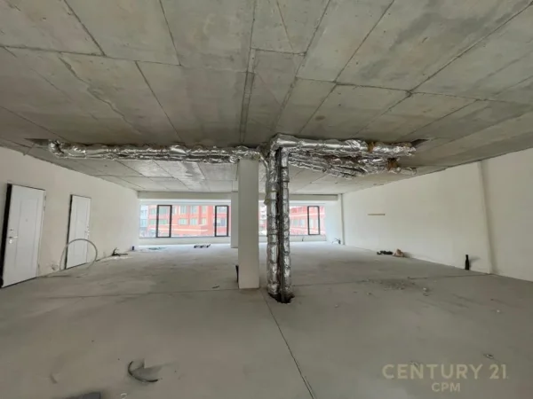 Tirane, jepet me qera ambjent biznesi Kati 1, 566 m² 8.900 € (Kompleksi Delijorgji)