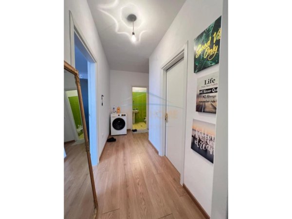 Tirane, shitet apartament 1+1+Ballkon Kati 8, 70 m² 123.000 € (Bulevardi i Kasharit)
