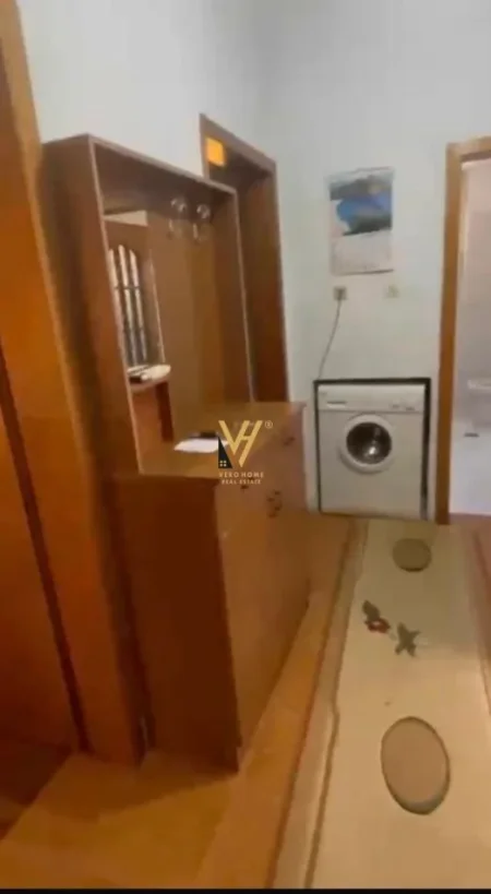 Tirane, jepet me qera apartament 2+1+Ballkon Kati 4, 85 m² 450 € (ISH RESTORANT DURRESI)