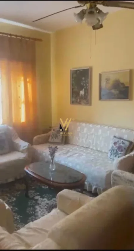 Tirane, jepet me qera apartament 2+1+Ballkon Kati 4, 85 m² 450 € (ISH RESTORANT DURRESI)