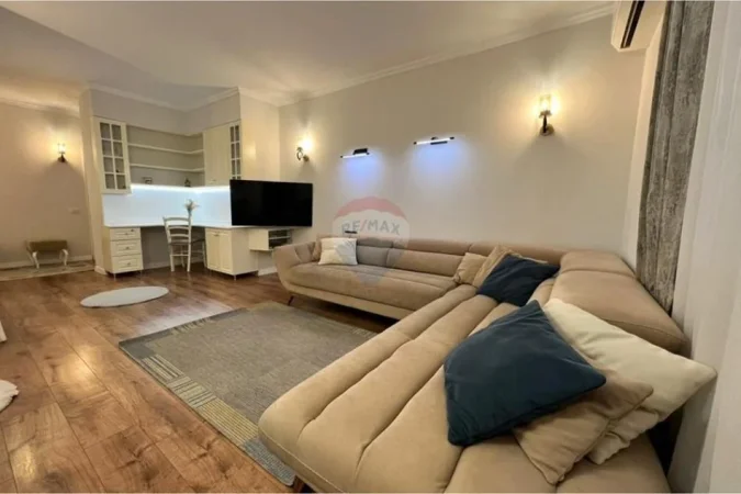 Tirane, jepet me qera apartament 2+1+Ballkon Kati 2, 1.000 € (Elenora)