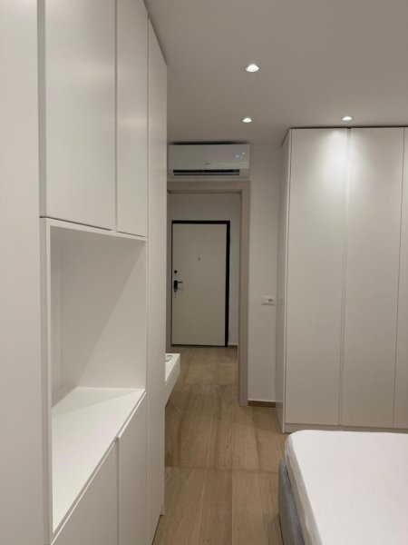 Tirane, jepet me qera apartament 1+1 Kati 3, 70 m² 800 € (zogu i zi)