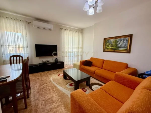 Tirane, jepet me qera apartament 2+1 Kati 8, 85 m² 700 € (Qender)