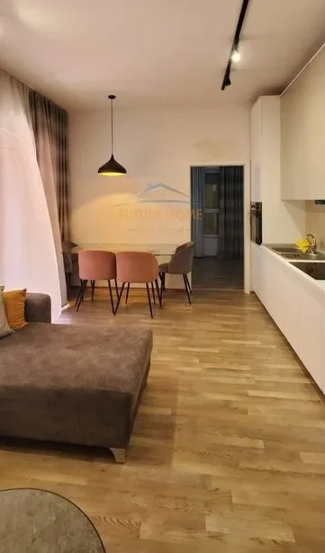 Tirane, jepet me qera apartament 1+1 Kati 8, 66 m² 450 € (Kompleksi Mangalem)