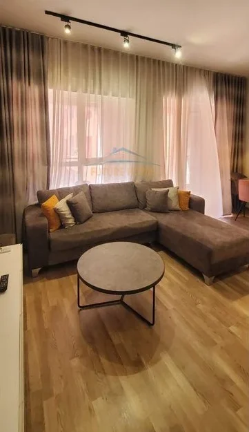 Tirane, jepet me qera apartament 1+1 Kati 8, 66 m² 450 € (Kompleksi Mangalem)
