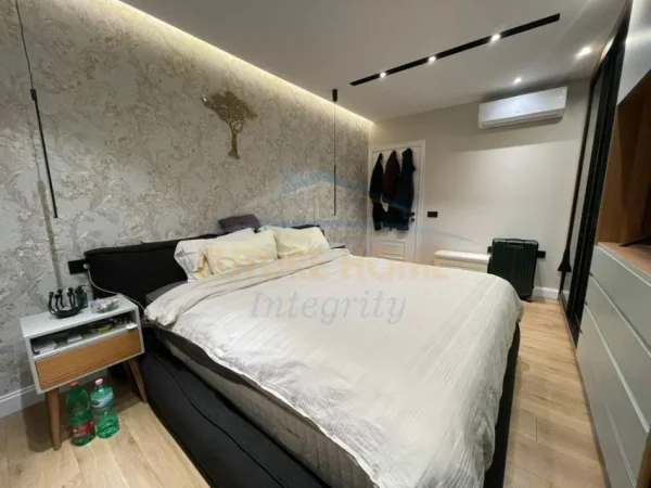 Tirane, jepet me qera apartament 2+1 Kati 4, 99 m² 1.500 € (Shallvaret)