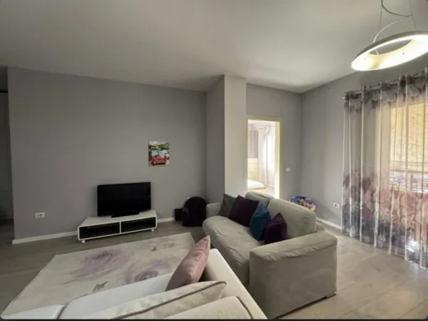 Tirane, jepet me qera apartament 1+1 Kati 1, 78 m² 600 € (jordan misja)