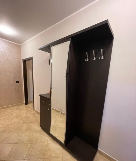Tirane, jepet me qera apartament 2+1 Kati 6, 120 m² 700 € (XHAMLLIKU)