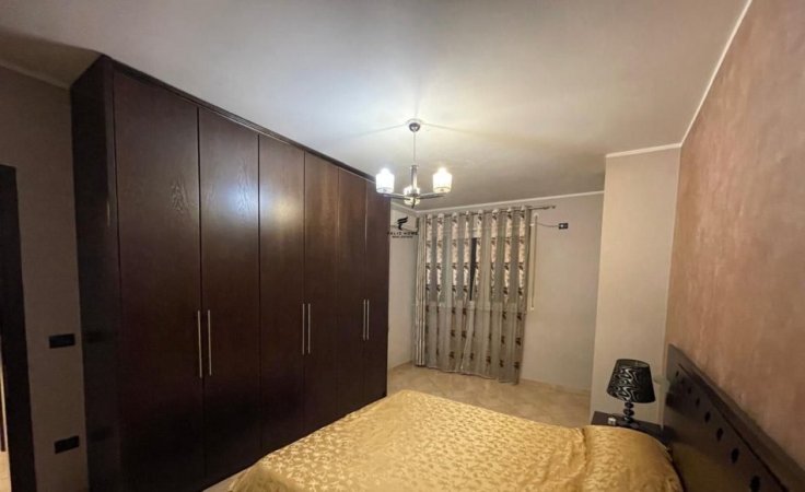 Tirane, jepet me qera apartament 2+1 Kati 6, 120 m² 700 € (XHAMLLIKU)