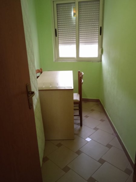 Tirane, jepet me qera apartament 1+1 , 74 m² 650 € (rruga durresit)