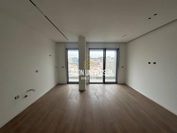 Tirane, jepet me qera ambjent biznesi + parking Kati 5, 56 m² 600 € (Don Bosko)