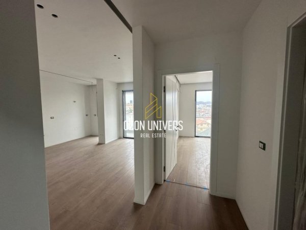 Tirane, jepet me qera ambjent biznesi + parking Kati 5, 56 m² 600 € (Don Bosko)
