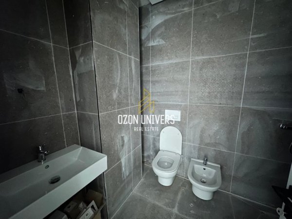 Tirane, jepet me qera ambjent biznesi + parking Kati 5, 56 m² 600 € (Don Bosko)
