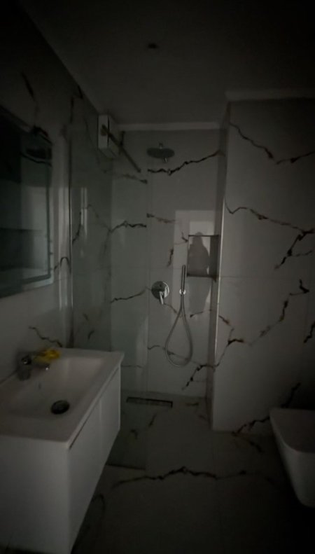 Tirane, shitet apartament 1+1 Kati 4, 35 m² 8.800.000 Leke (Ali Demi)