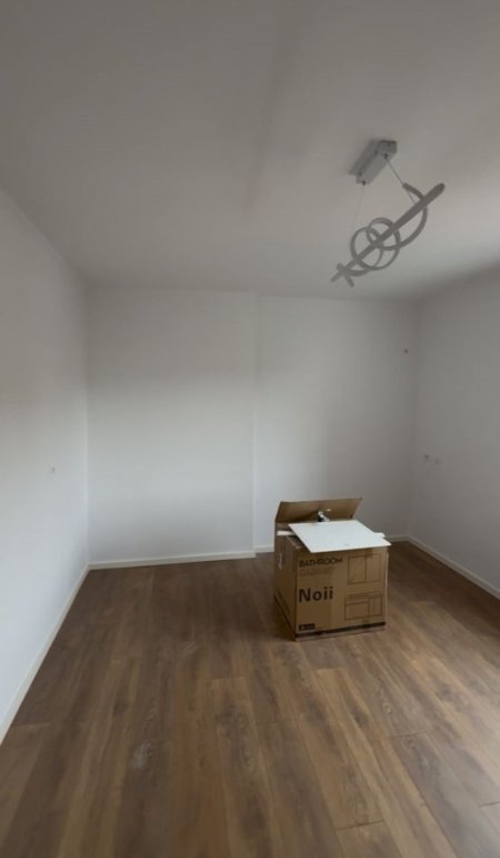 Tirane, shitet apartament 1+1 Kati 4, 35 m² 8.800.000 Leke (Ali Demi)