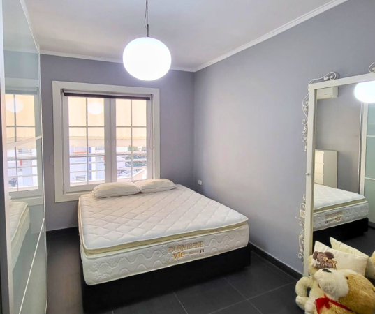 Tirane, jepet me qera apartament 1+1 Kati 5, 58 m² 950 € (Garda)