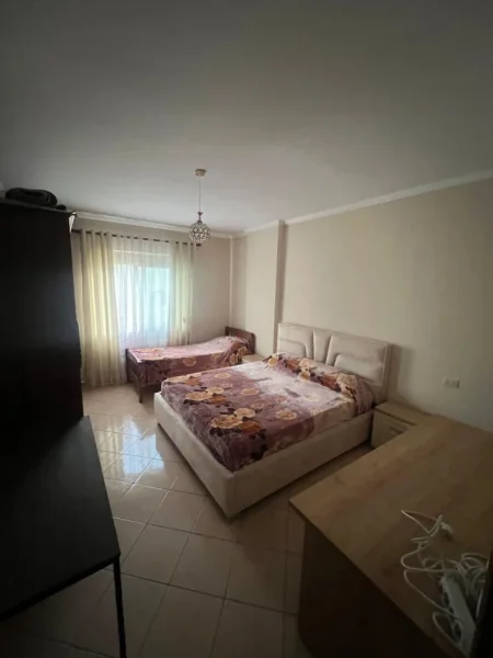 Durres, jepet me qera apartament 1+1 Kati 3, 69 m² 300 € (shkembi kavaja)