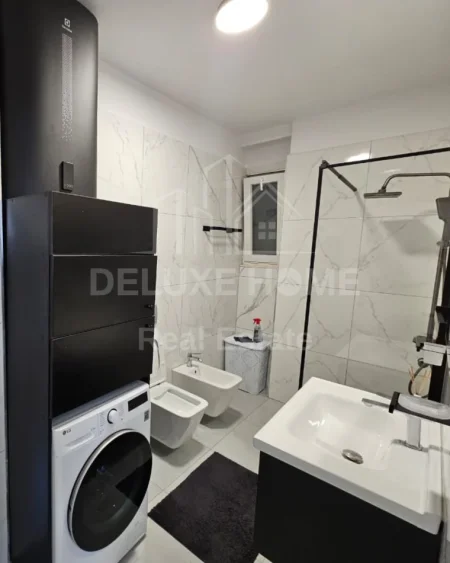 Tirane, jepet me qera apartament 2+1 Kati 6, 96 m² 650 € 