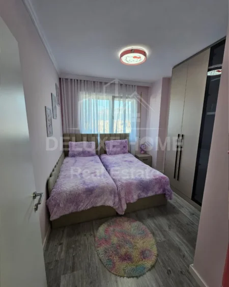 Tirane, jepet me qera apartament 2+1 Kati 6, 96 m² 650 € 