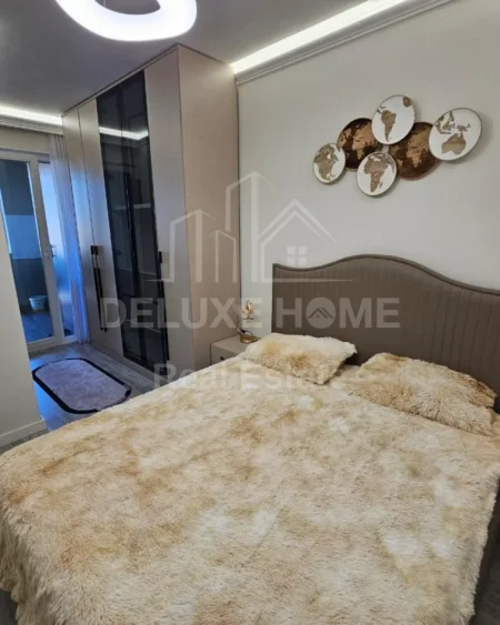 Tirane, jepet me qera apartament 2+1 Kati 6, 96 m² 650 € 