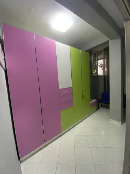 Tirane, shitet apartament 2+1 Kati 1, 83 m² 155.000 € (Prane AZHBR)