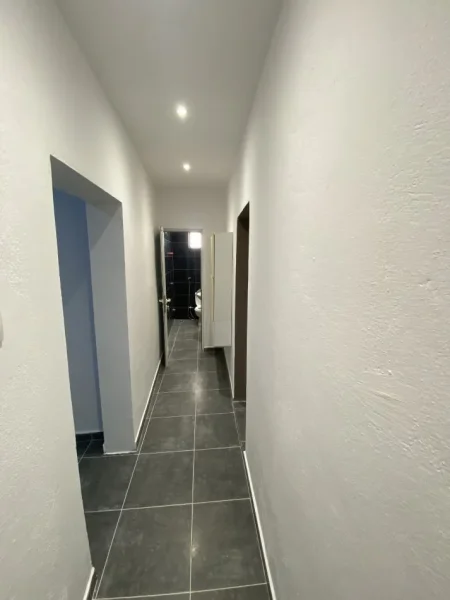 Tirane, shitet apartament 2+1 Kati 1, 83 m² 155.000 € (Prane AZHBR)