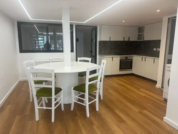 Tirane, shitet apartament 3+1 , 102 m² 140.000 € (QTU)
