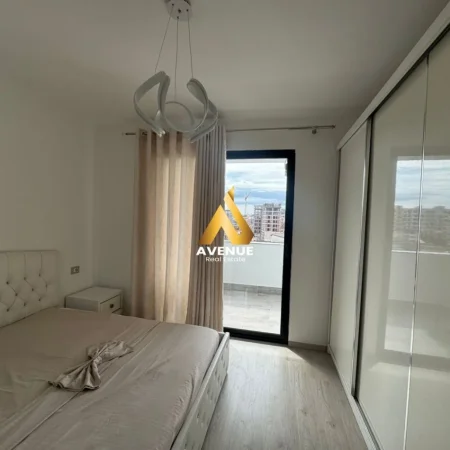 Tirane, jepet me qera apartament 1+1+Ballkon Kati 4, 70 m² 500 € (Rruga Sokrat Miho)