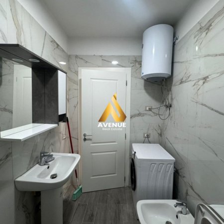 Tirane, jepet me qera apartament 1+1+Ballkon Kati 4, 70 m² 500 € (Rruga Sokrat Miho)