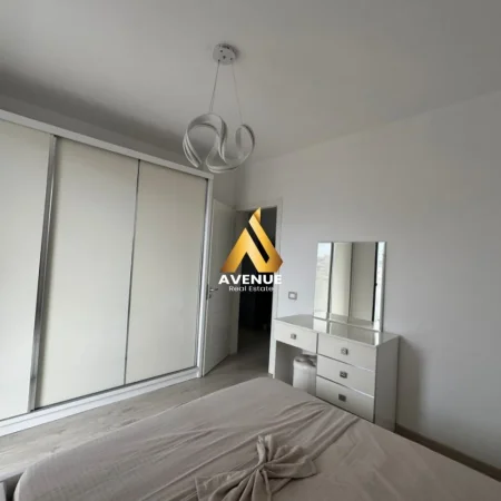 Tirane, jepet me qera apartament 1+1+Ballkon Kati 4, 70 m² 500 € (Rruga Sokrat Miho)