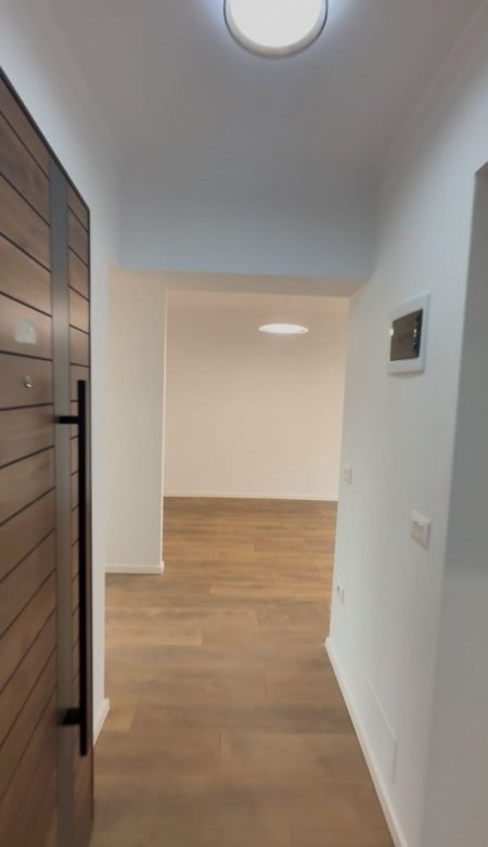 Tirane, shitet apartament 1+1 Kati 4, 50 m² 10.800.000 Leke (Ali Demi)