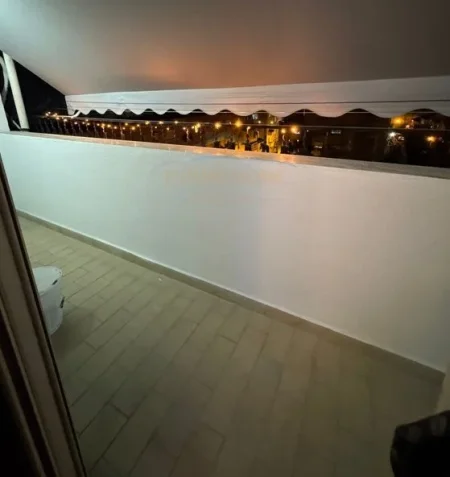 Tirane, jepet me qera apartament 3+1 Kati 6, 87 m² 700 € (Rruga e Kavajes)