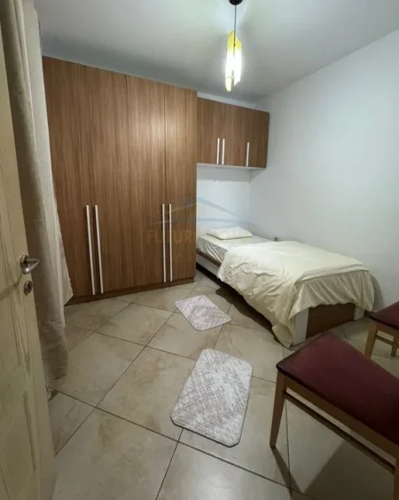 Tirane, jepet me qera apartament 3+1 Kati 6, 87 m² 700 € (Rruga e Kavajes)