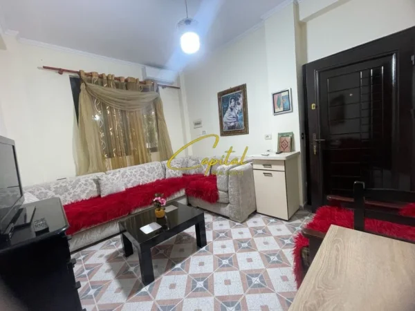 Tirane, jepet me qera apartament 1+1 Kati 1, 55 m² 420 € (5 MAJI)