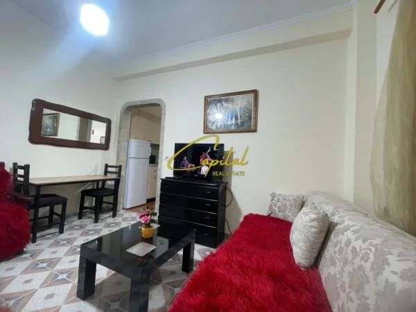 Tirane, jepet me qera apartament 1+1 Kati 1, 55 m² 420 € (5 MAJI)