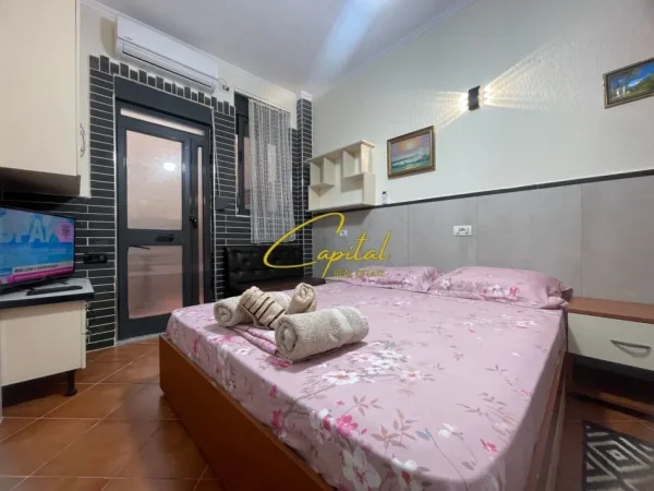 Tirane, jepet me qera apartament 1+1 Kati 1, 55 m² 420 € (5 MAJI)