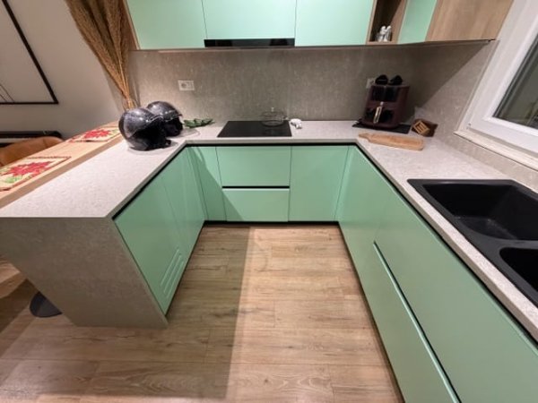 Tirane, jepet me qera apartament 2+1 , 64 m² 750 € (myslym shyri)