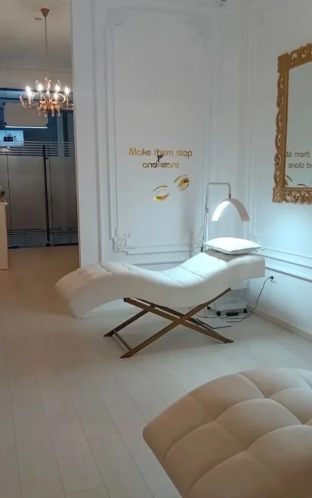 Tirane, jepet me qera zyre Kati 2, 80 m² 1.100 € (RRUGA E KAVAJES)