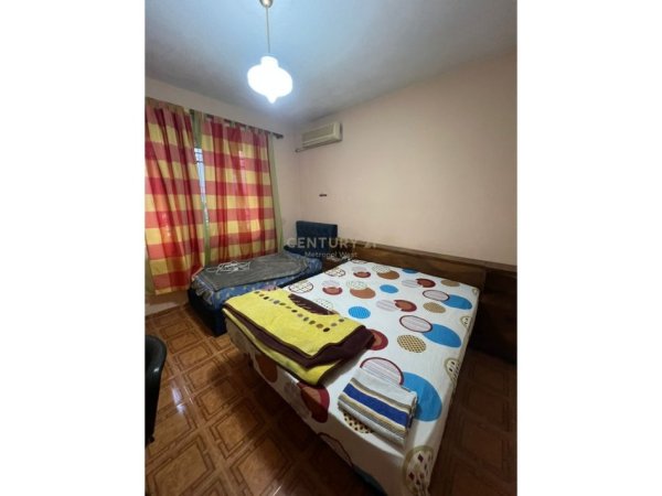 Tirane, jepet me qera apartament 2+1+Ballkon Kati 2, 100 m² 800 € (Rruga e Kavajës, pranë Garden Building)