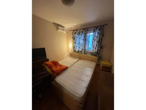 Tirane, jepet me qera apartament 2+1+Ballkon Kati 2, 100 m² 800 € (Rruga e Kavajës, pranë Garden Building)