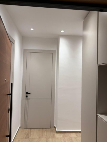 Tirane, jepet me qera apartament 1+1+Ballkon Kati 3, 70 m² 800 € (Zogu i Zi)