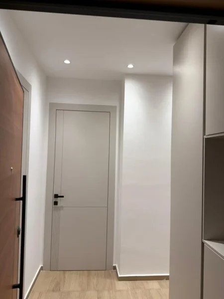 Tirane, jepet me qera apartament 1+1+Ballkon Kati 3, 70 m² 800 € (Zogu i Zi)