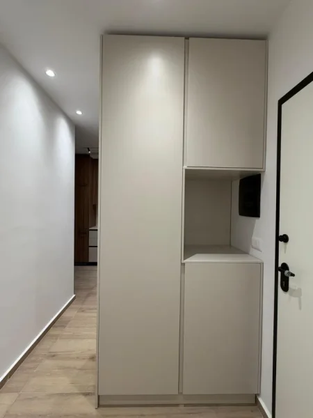 Tirane, jepet me qera apartament 1+1+Ballkon Kati 3, 70 m² 800 € (Zogu i Zi)